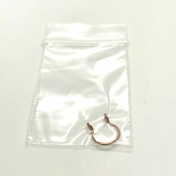 SINGLE Fake Septum Nose Ring Cuff - Rose Gold - Picture 6 of 6